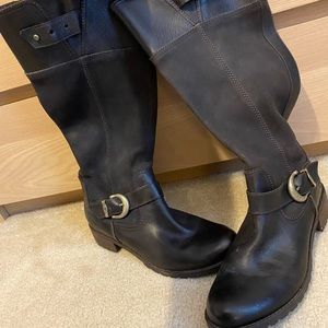 Timberland Women's  Tall Boot brown size 10 zipper (new never worn)